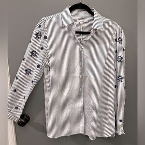 NWT - Chico’s Size 1 (M/8) Blue and White Striped Blouse with eyelet accents